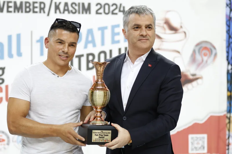 Anthony Avella of France receiving the Fair Play Team Award at the Football Skating World Cup 2024
