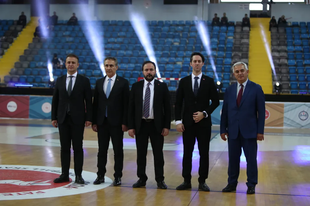 Federation officials and national representatives presented at an international Football Skating event